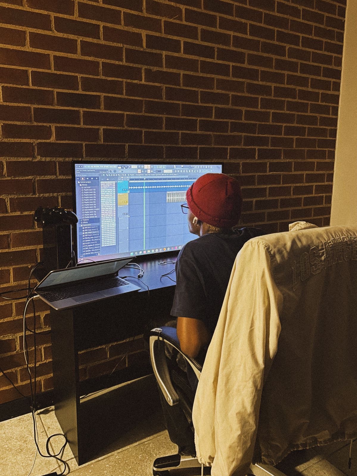 SAINT F.CLOUD PRODUCING MUSIC